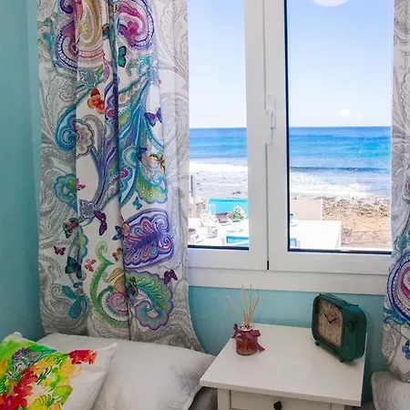 Ocean Apartment *